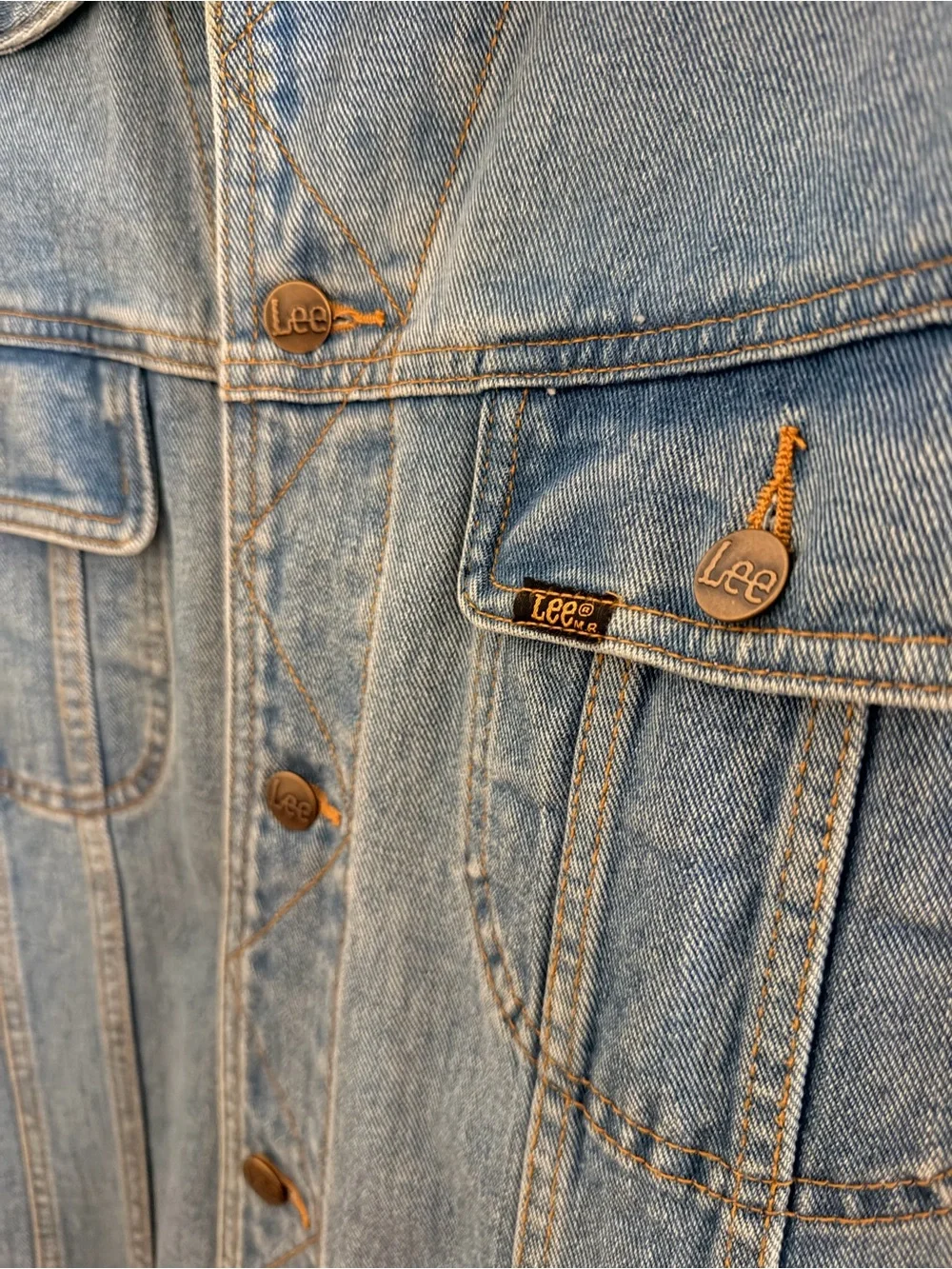 Lee Classic Denim Trucker Jacket Sz L Light Wash